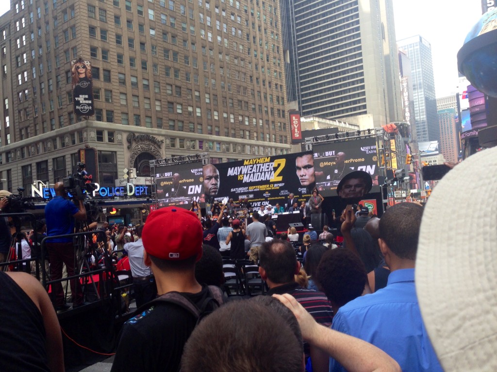 Crowd gathering for Floyd Mayweather